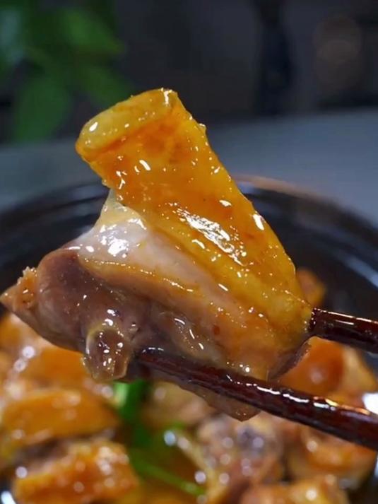 家庭美食砂锅焖鸡