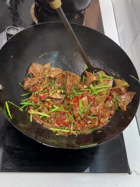 爆炒猪肝要做好吃原来这么简单