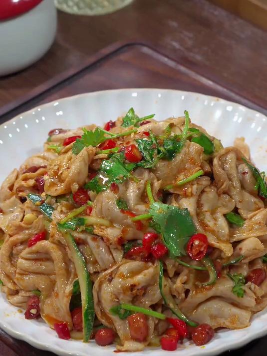 试了好多素肉,还是这个大豆耳地道,吃着跟肉似的