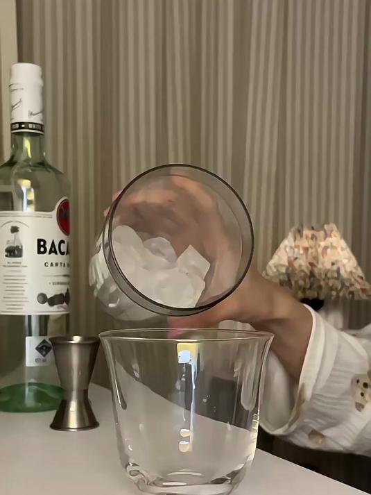朗姆酒特调!粉雾椰子海鸡尾酒～酒饮调制