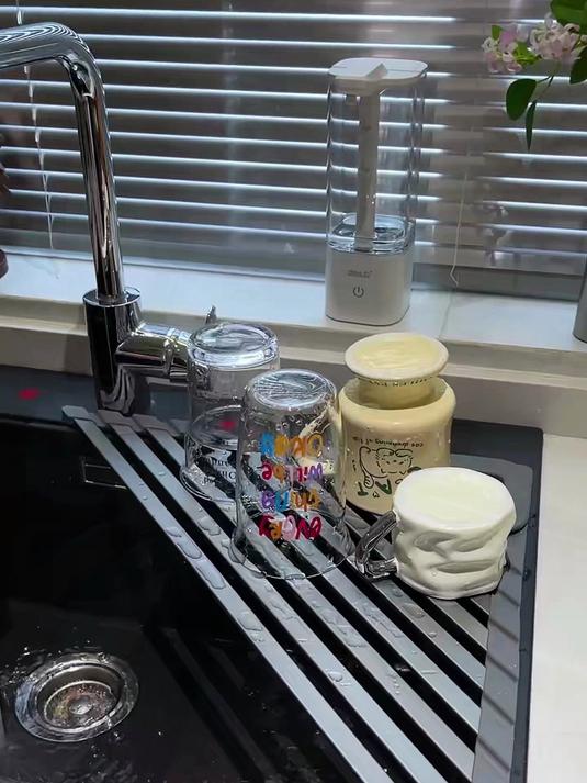 厨房放一个三角沥水架平时洗完的碗筷水果蔬菜都可以放上去沥水#春夏必备家居神器#