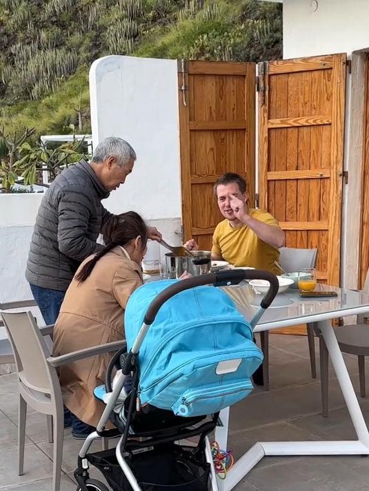 去这个海岛的菜场逛逛,找点当地新鲜食材海鲜烫火锅
