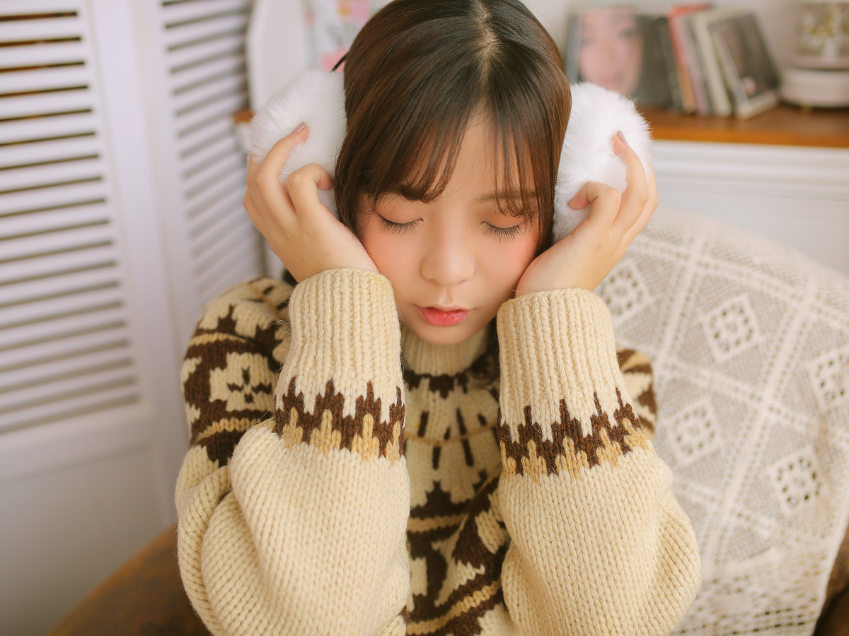 图片[2]-高冷的猫和少女-六色网