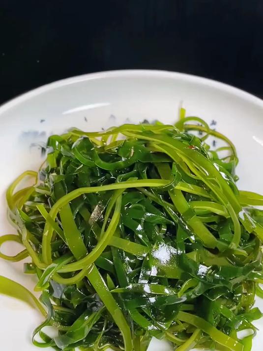 凉拌海带丝可好吃了