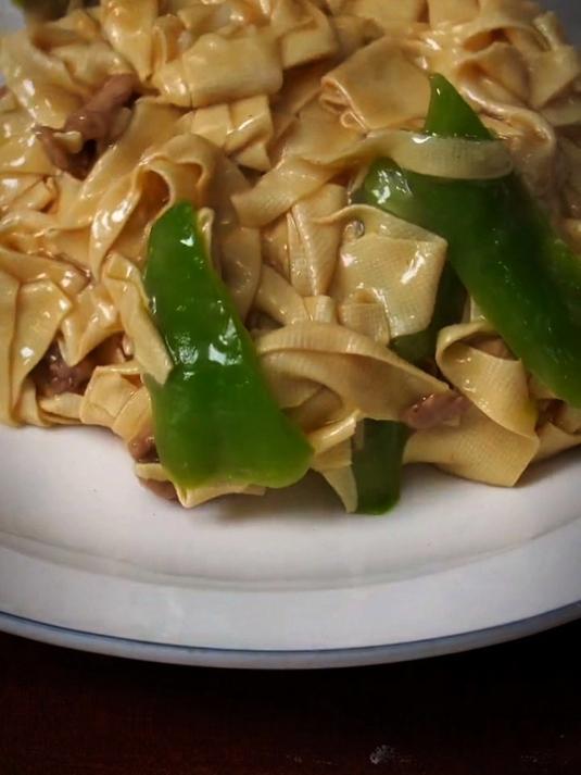 今天给大家分享一道干烧豆腐的做法