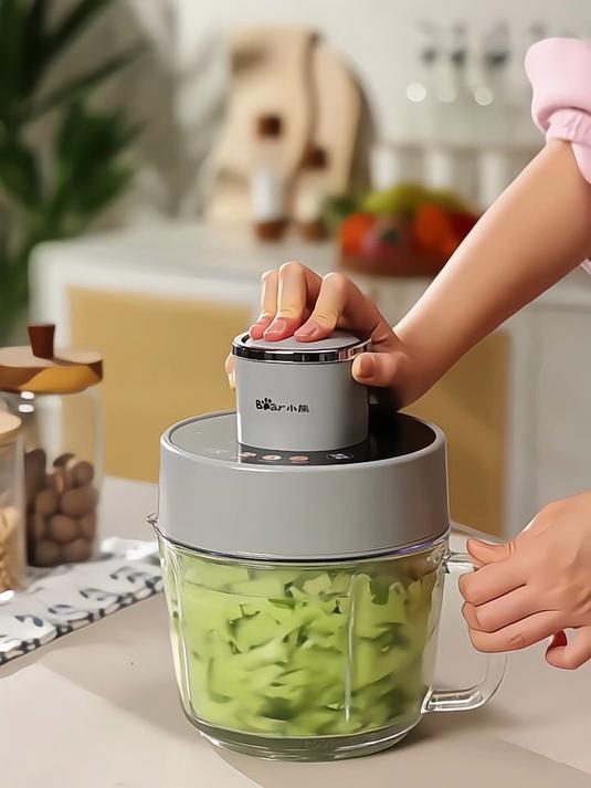 小熊绞肉机：易清洗设计，厨房清洁不再愁