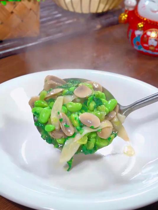 口蘑茭白炒毛豆真的太好吃了