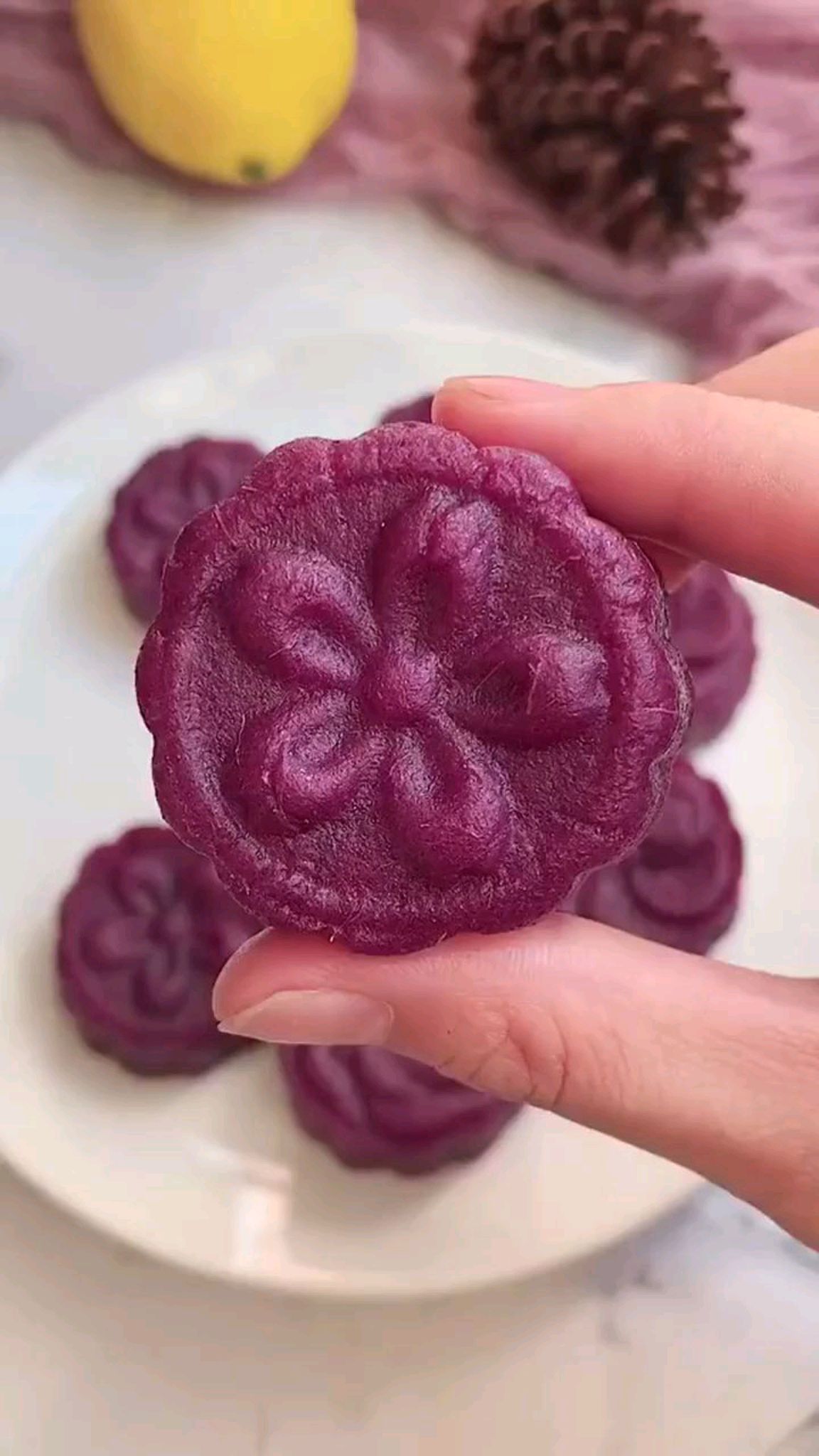 营养又健康的紫薯豆沙饼