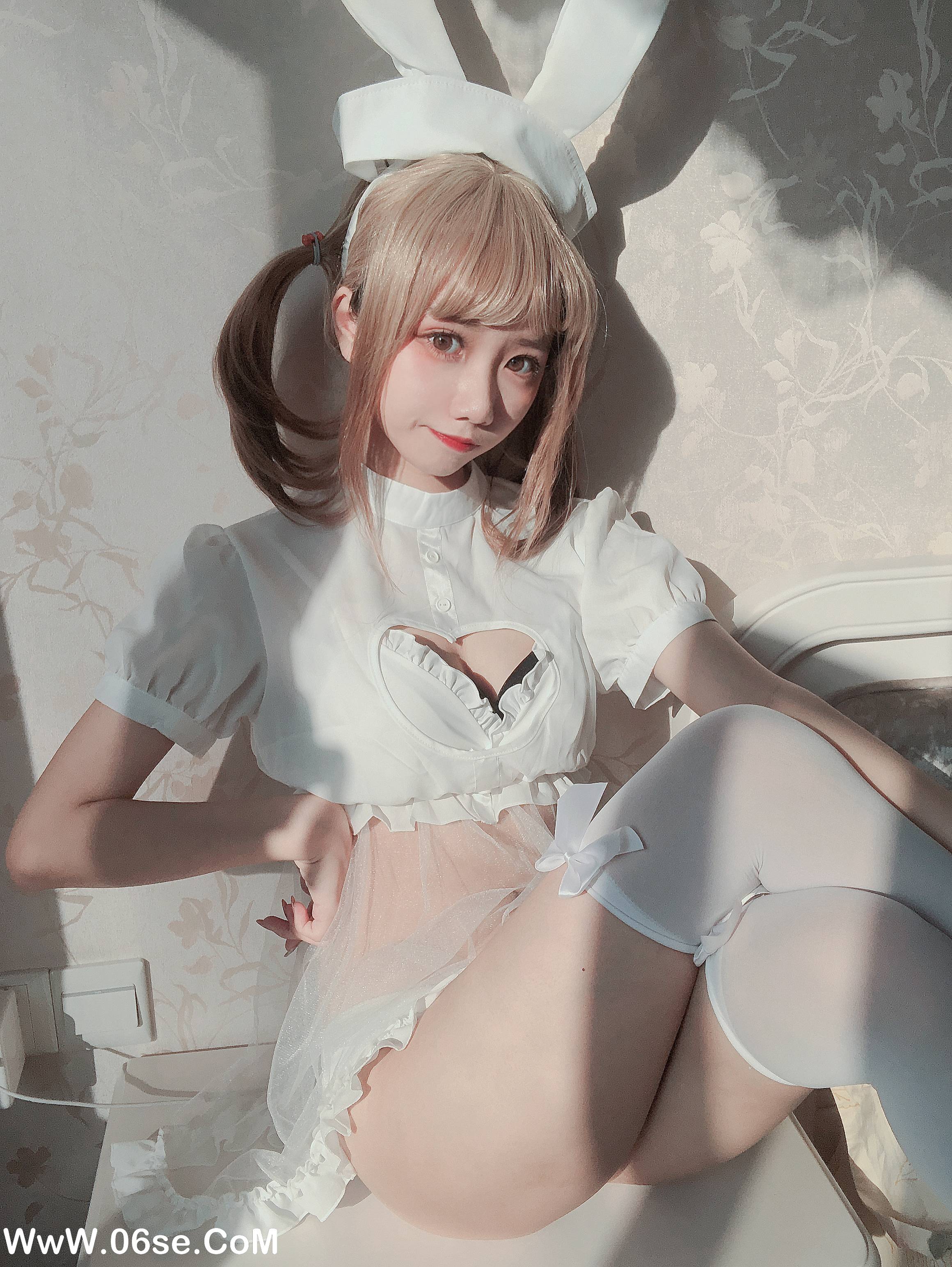 果咩酱w NO.015 - 兔兔护士[12P63M]-六色网