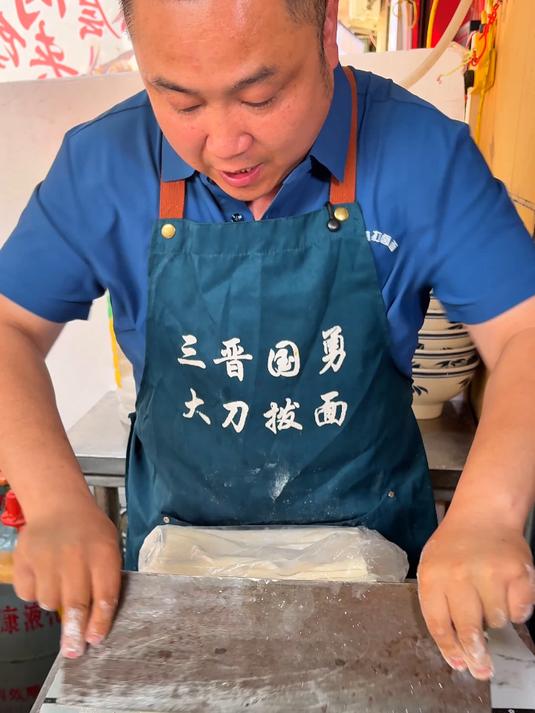 运城街头老太原打卤面,配上把子肉真的太香!