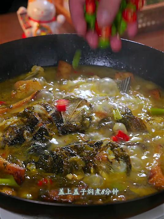 今天教你一个金汤鱼头豆腐的做法