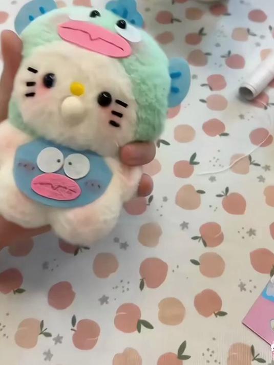 丑鱼KT猫新玩法!录音吐泡会吱吱,DIY挂件萌趣十足!