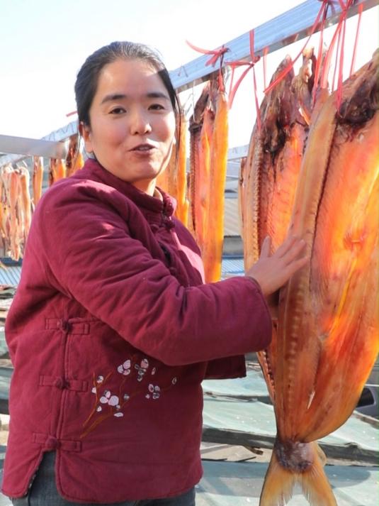 湖北人的年货就是从一条腊鱼,一刀腊肉开始,有了它,年味儿更浓