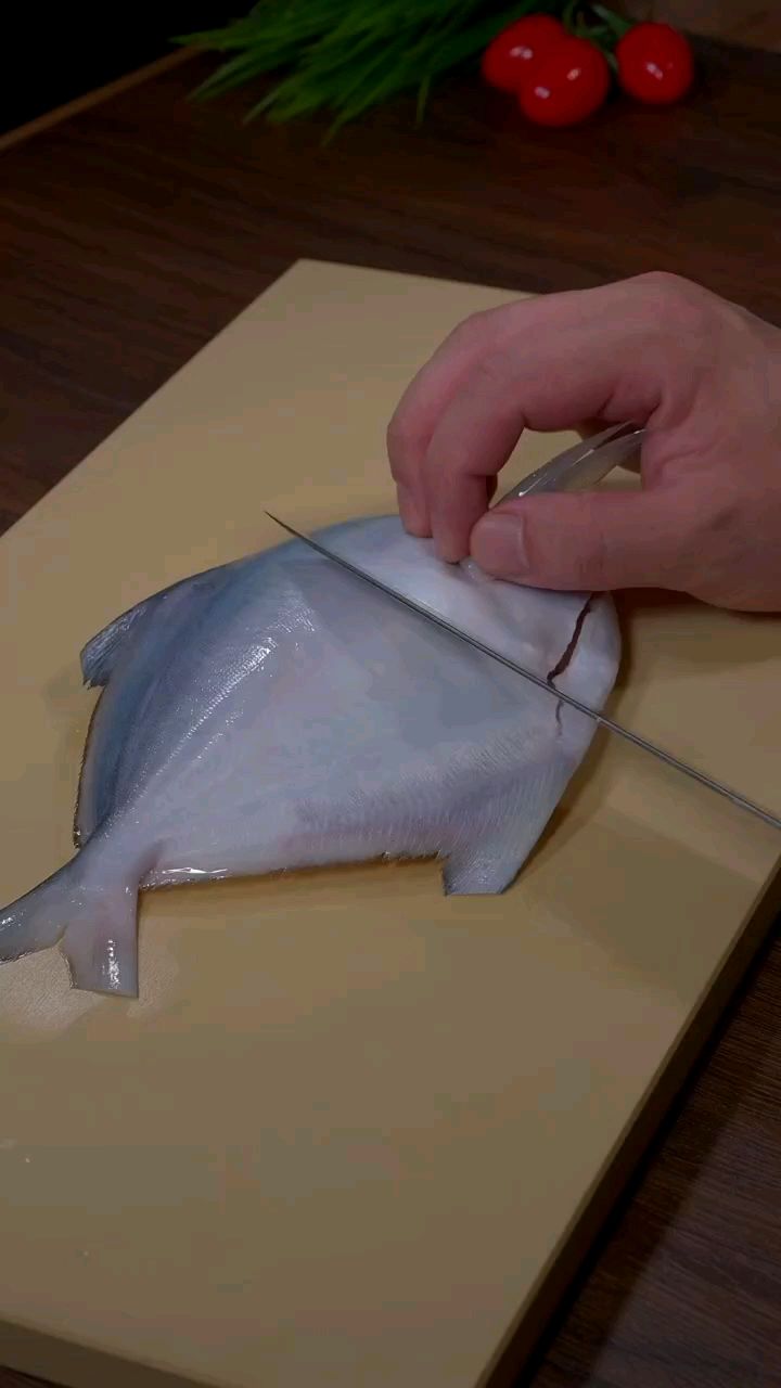 鲳鱼一定不要错过葱油做法,鲜嫩肥美