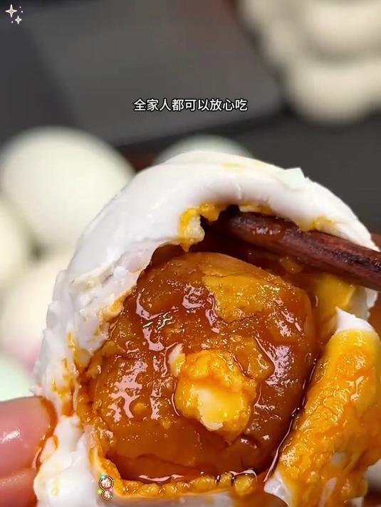 海鸭咸鸭蛋吃一次就上瘾!颗颗松沙流油,沙棉咸香超好吃