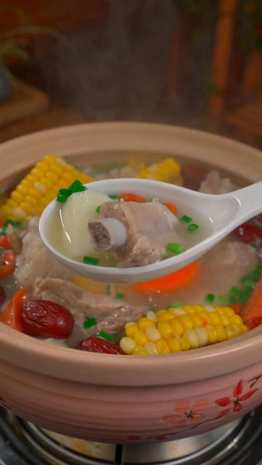 玉米排骨汤的家常做法