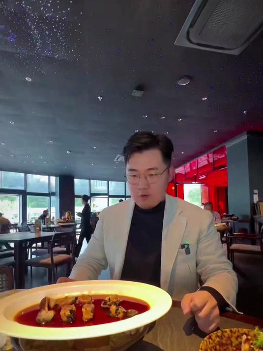 它唯一的缺点是本地限定 来绍兴，怎么能不吃一顿精致的绍兴土菜