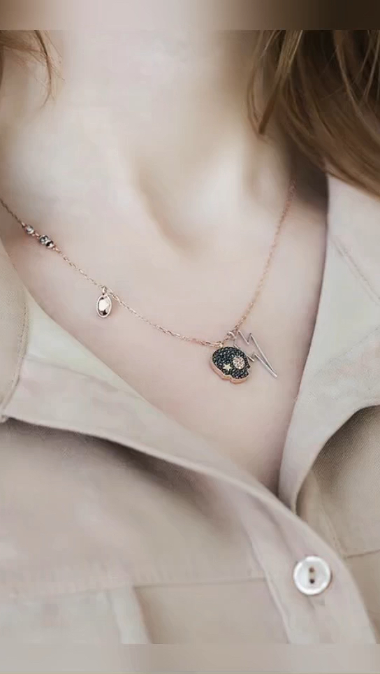 SWAROVSKI施华洛世奇 “Iconic Swan”小号水晶天鹅锁骨项链