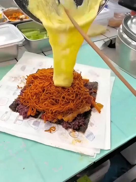 巨多料的紫米饭团 吃不完根本吃不完
