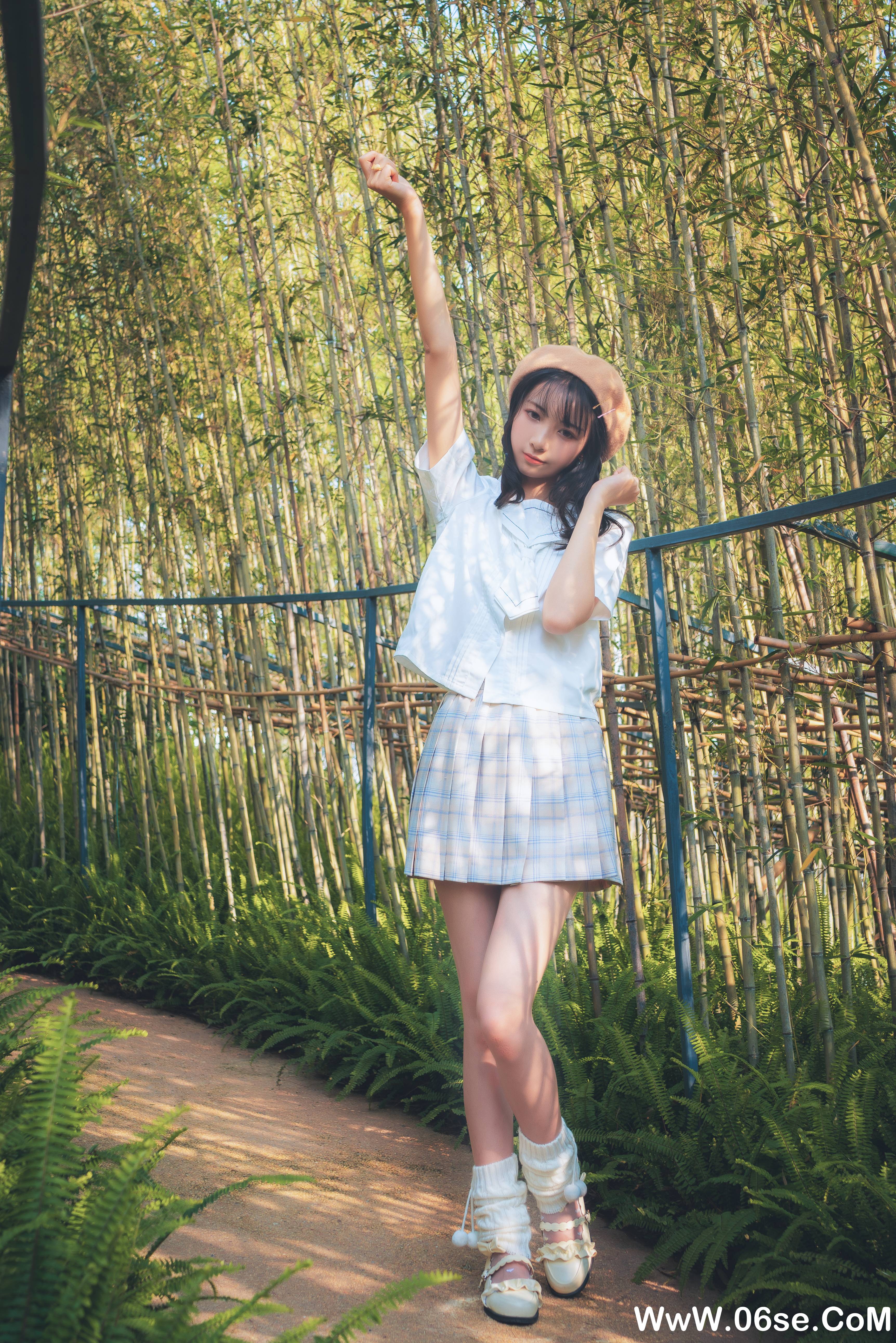 西瓜少女 NO.001 – 白云森林[39P+408M]-六色网