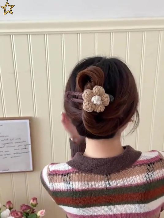 不允许还有人没拥有这枚针织花朵鸭嘴夹