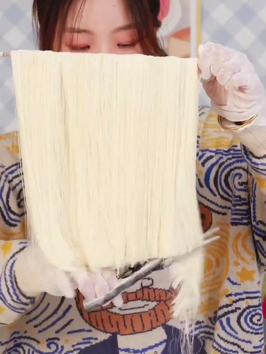 最近几天我可没闲着,一直在研究做龙须酥