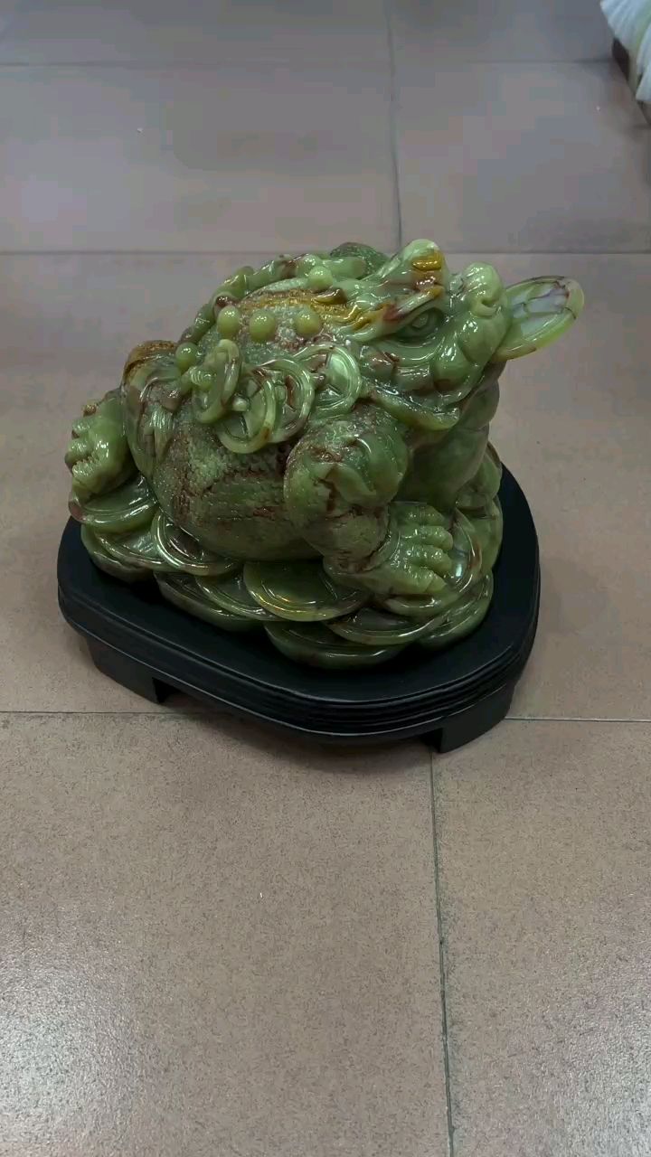 天鹅最喜欢的癞蛤蟆金蟾来也