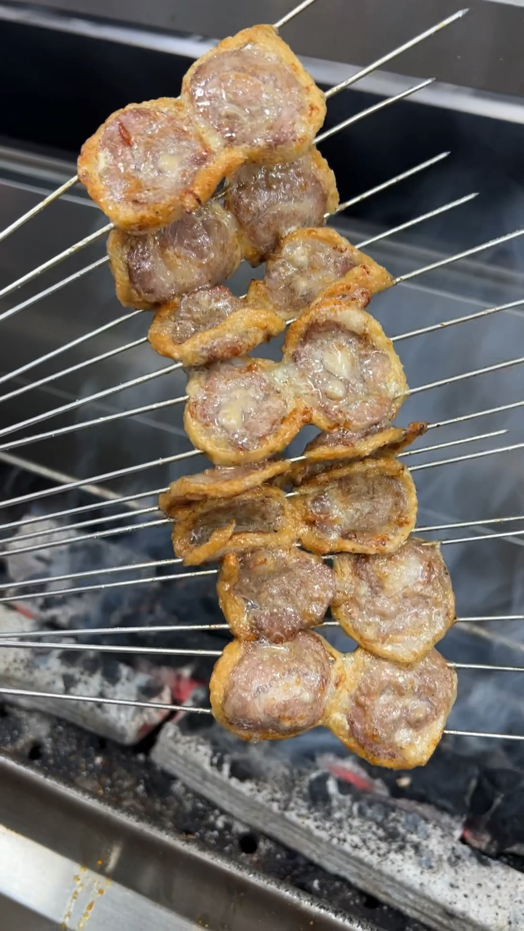 烧烤美食碳烤羊肉卷