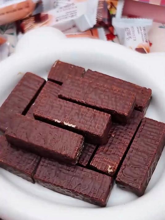低卡又饱腹,好吃没负担,还没吃过这个金妮莎巧克力威化饼干快来