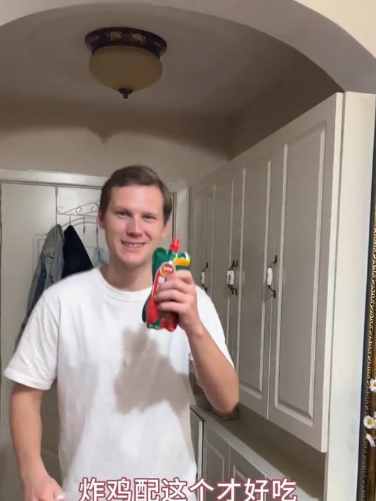 炸鸡还是深夜的好吃，更好吃的是和媳妇一起吃的炸鸡