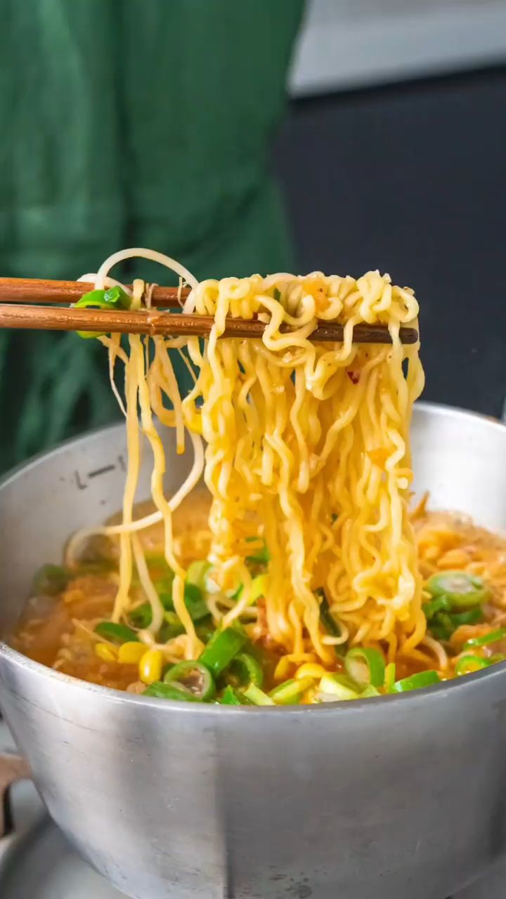 材鱼泡菜汤面