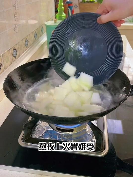 冬瓜蛤蜊汤的家常做法,简单又好吃