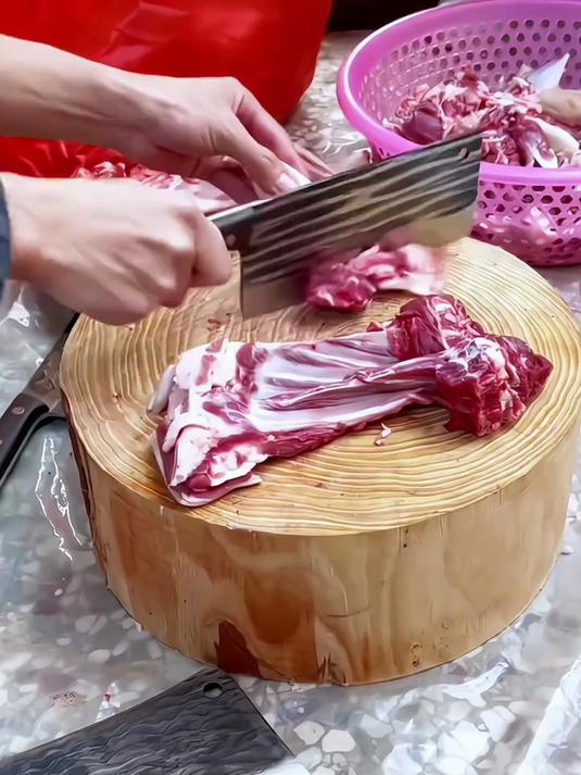 老式锻打菜刀！家用酒店斩切两用锋利加厚刃口剁骨切肉一刀到位！