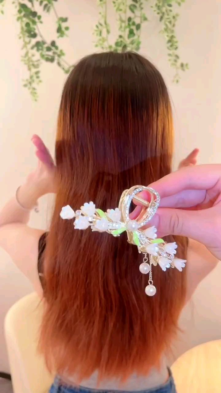 清新铃兰花搭配珠珠流苏的鲨鱼夹,夏天搭裙子和汉服真的好仙气!!