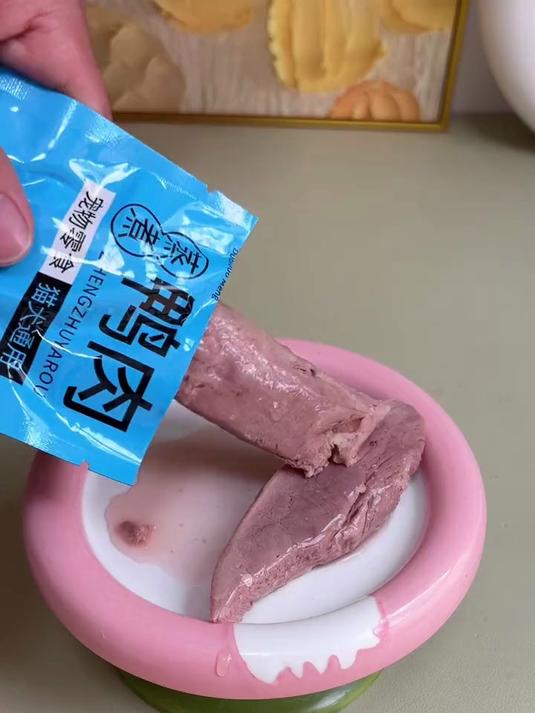 给猫狗多吃鸭肉,清火还去泪痕,肉质鲜嫩