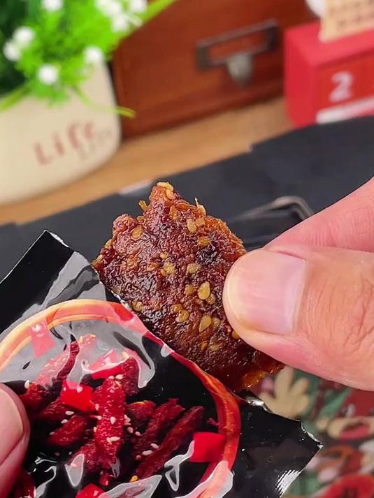 三只松鼠的蜀香牛肉麻辣鲜香唇齿留香