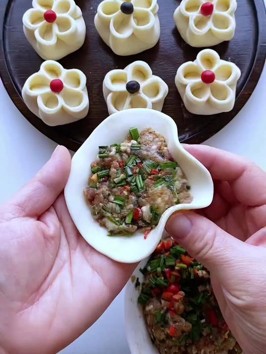花朵蒸饺包法