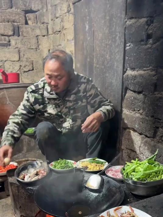 山里的老鼠肉炒出来又是一盘下酒菜