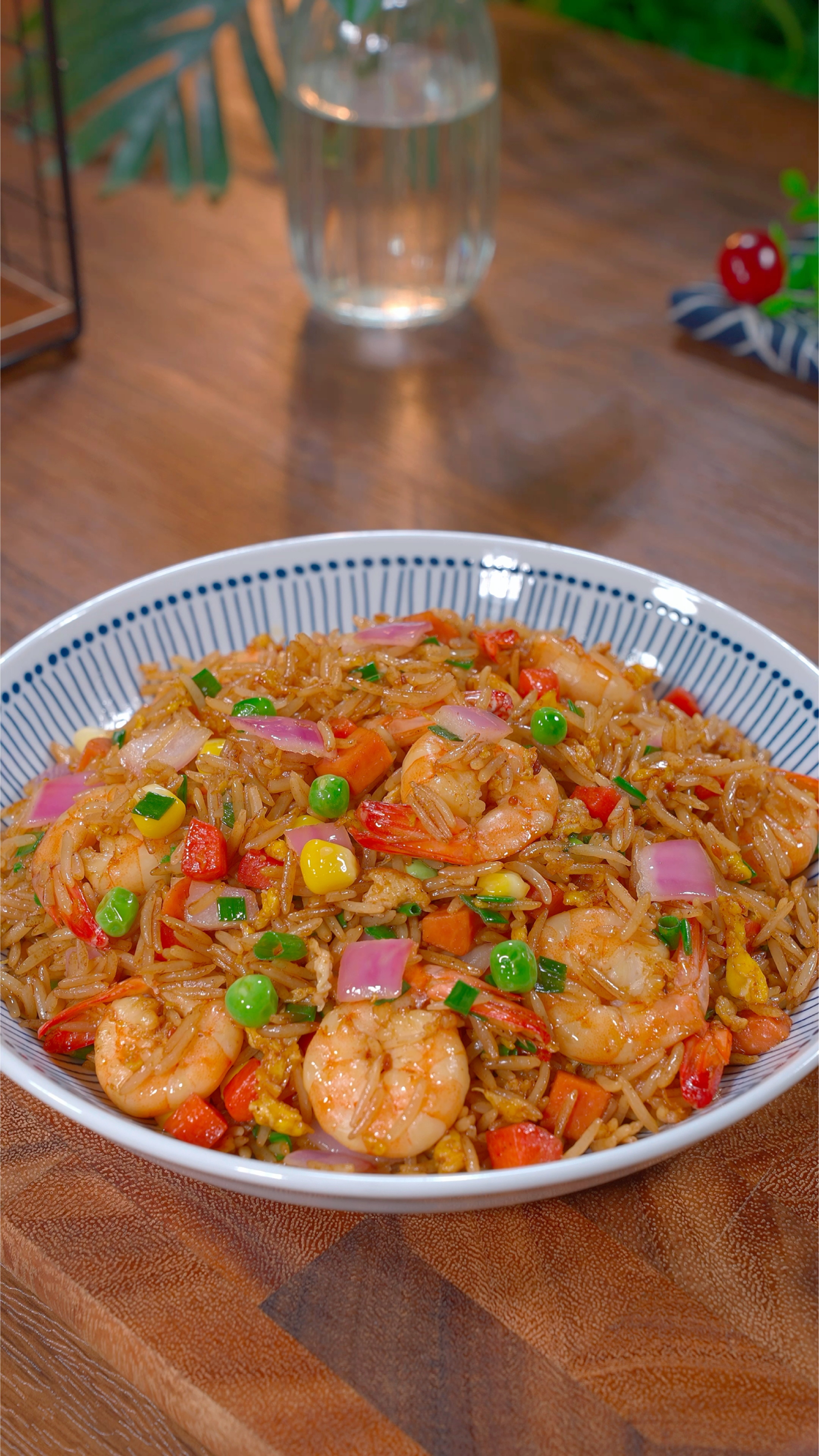 真没想到这样做的铁板炒饭,酱香浓郁粒粒分明,孩子能吃三大碗