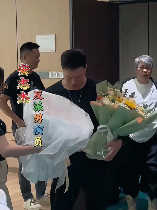 电影中经常饰演反派的11位男演员，个个演技出众眼神直接秒杀一切