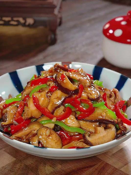 家常美味:简单易学香菇肉菜谱,轻松俘获另一半的心!