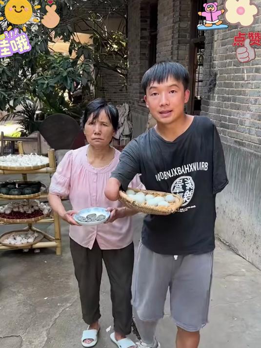 精选鄱阳湖散养麻鸭下的蛋,采用无铅工艺,个个晶莹剔透
