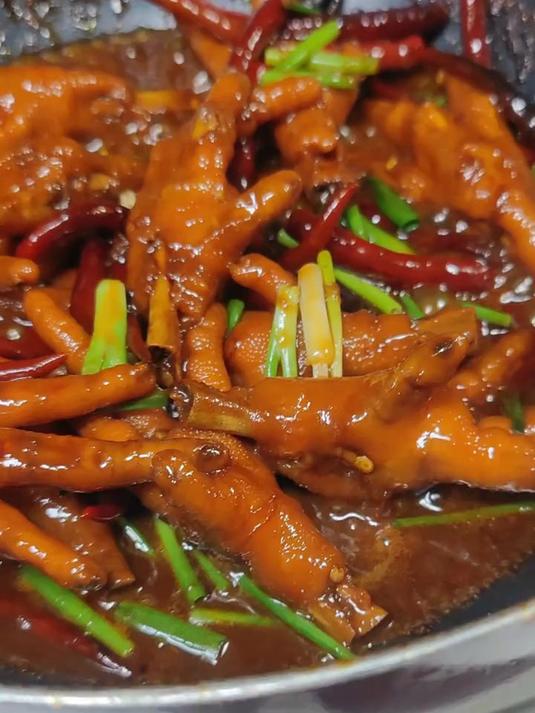 今天做辣烧鸡爪