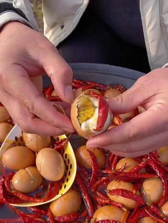 老祖宗传下来的滋补妙方！土鸡蛋活珠子，吃出由内而外的滋养