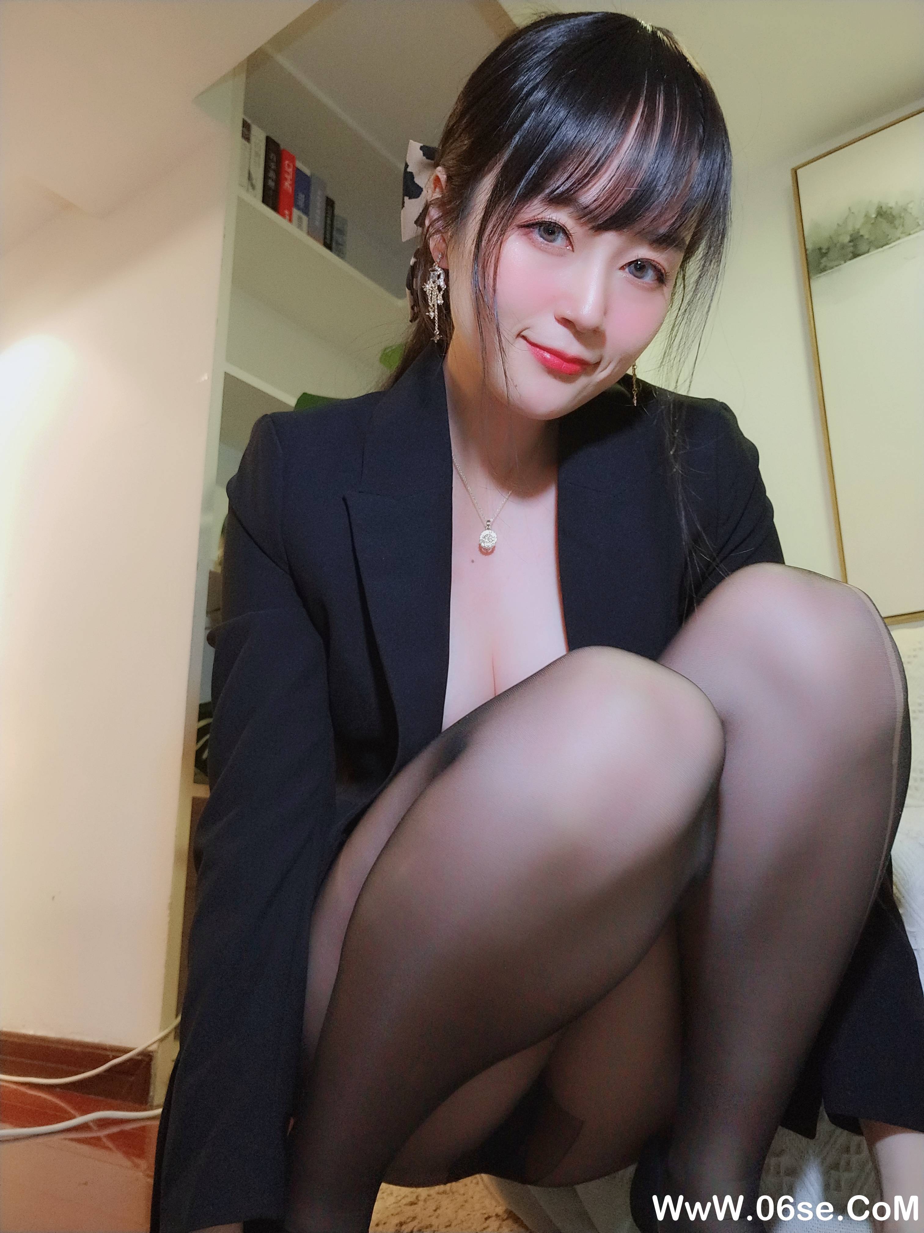图片[69]-Coser小姐姐白银 NO.098– 酒后女秘书 [70P+2V627M]-六色网