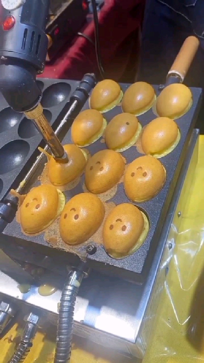 特色美食笑脸鸡蛋仔