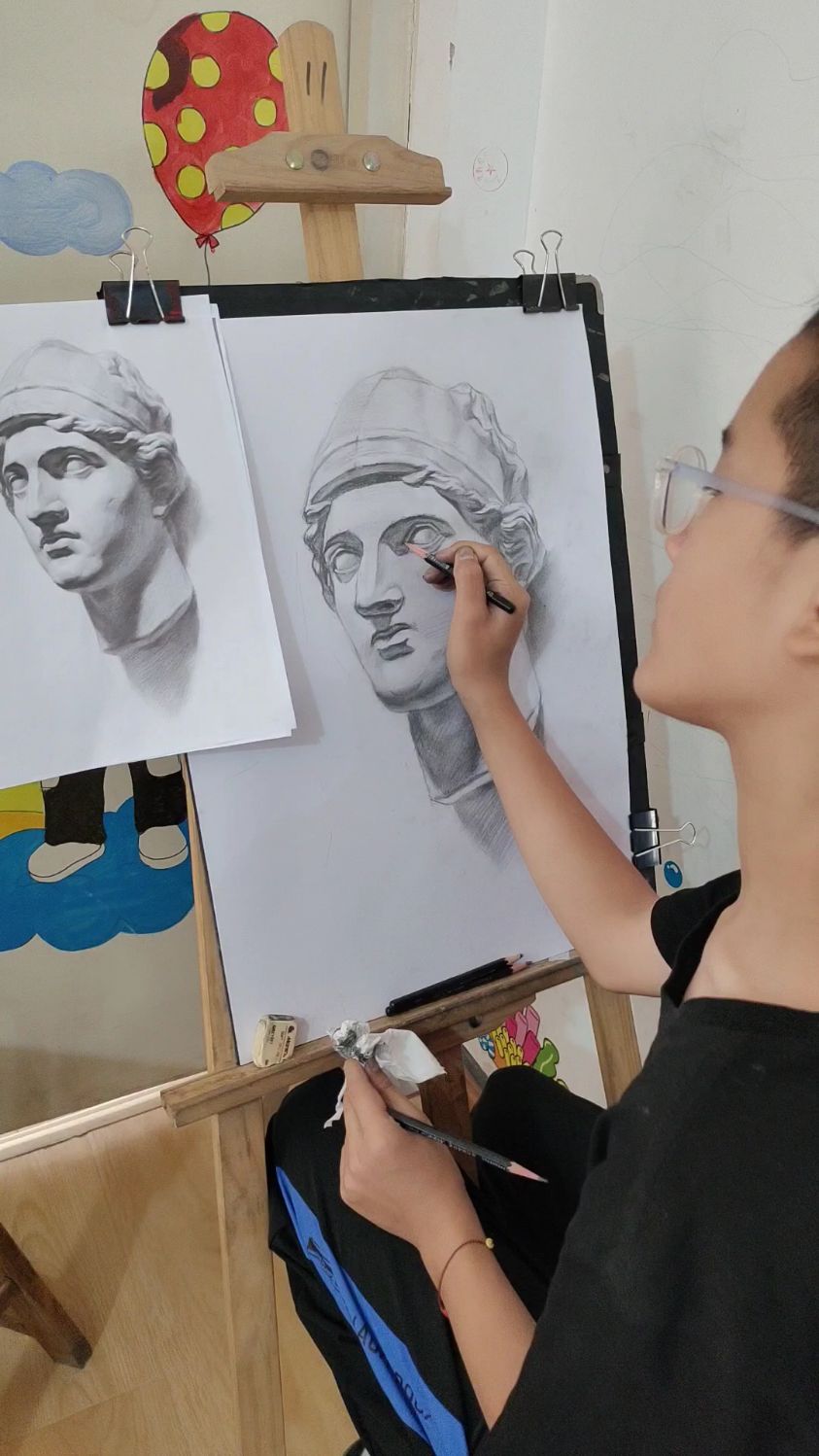 小学生素描石膏头像