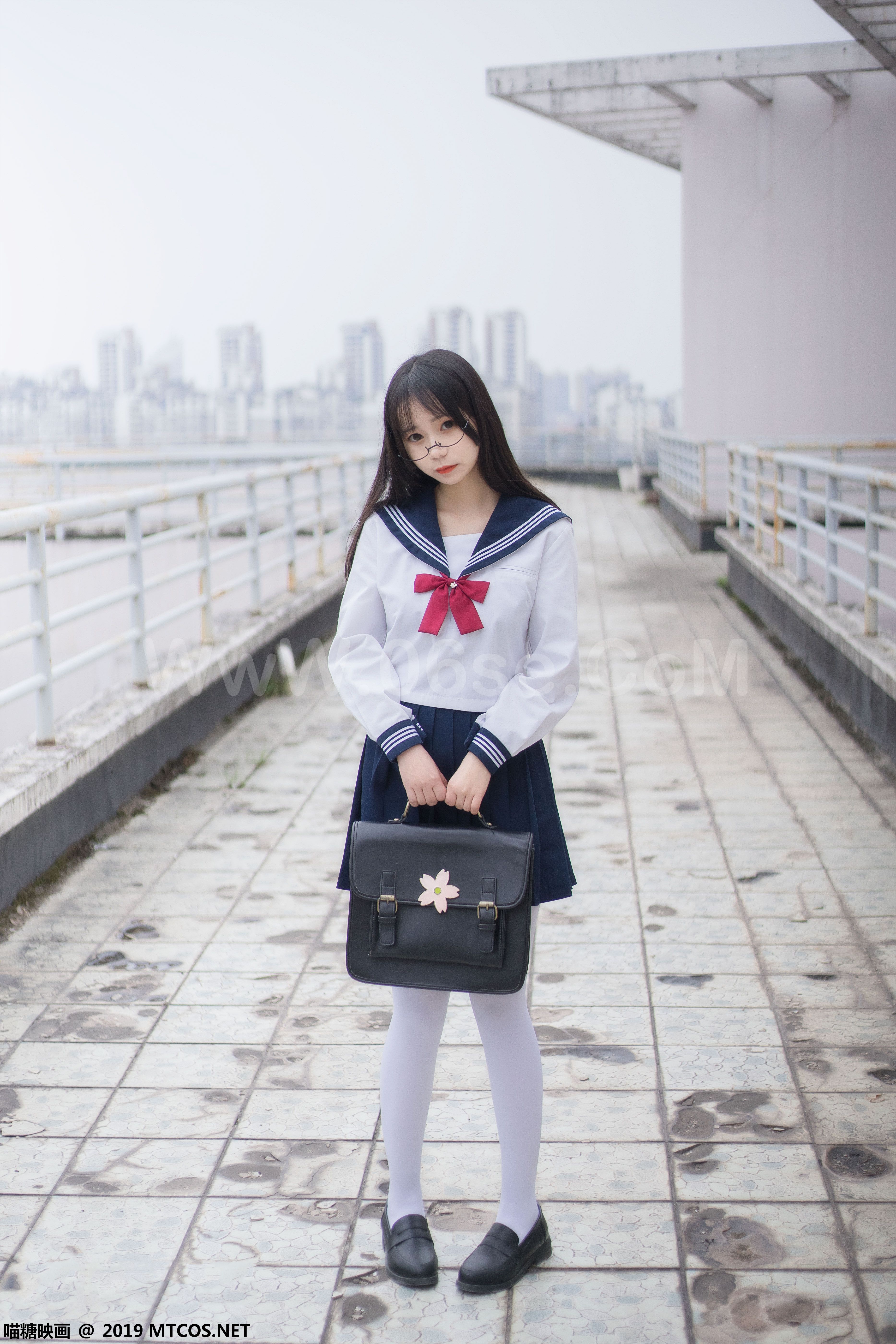 图片[7]-[MTCos] 喵糖映画 Vol.067 半度度度喵 喵喵的白丝水手服-六色网