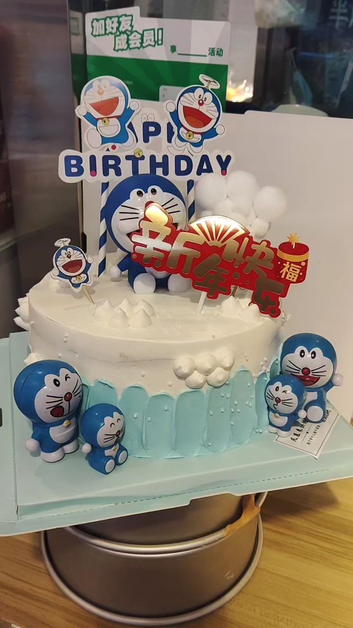 大年初一第一个蛋糕,哆啦A梦蛋糕,祝愿孩子们健康成长,祝愿大家春节快乐!