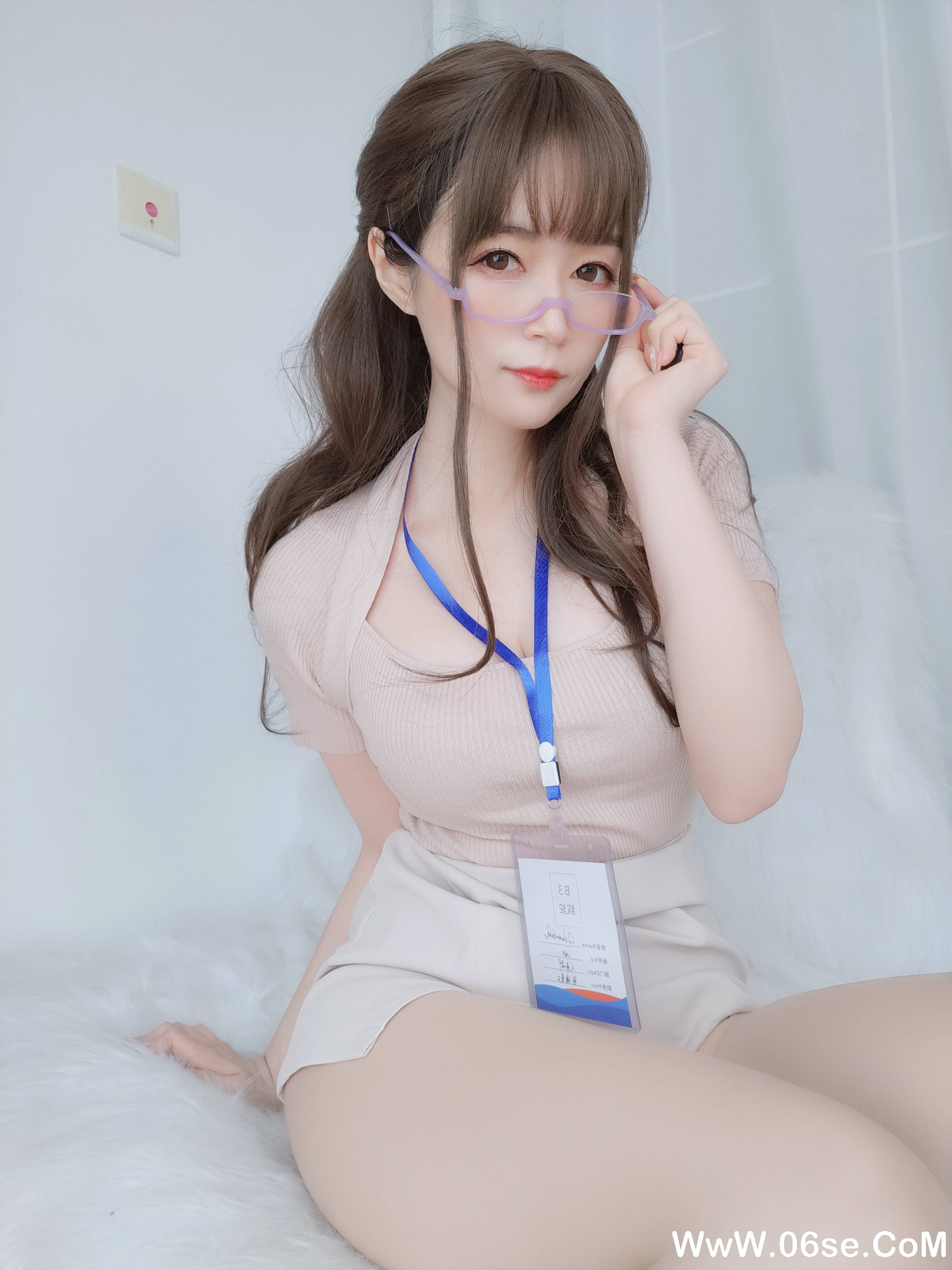 图片[21]-Coser小姐姐白银 NO.060 – 私人医生[159P+6V1.03G]-六色网